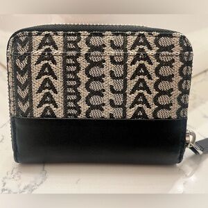 Marc Jacobs Black and Cream Logo Zip Wallet